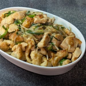 「大さじ2漬けるだけ」鶏むね肉が驚くほど柔らかくなる調味料「しっかり味でご飯が進む」