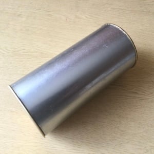 フタつきで深さもあって優秀。不要な「茶筒」がおうちや外出先で使える【便利な活用アイデア3選】