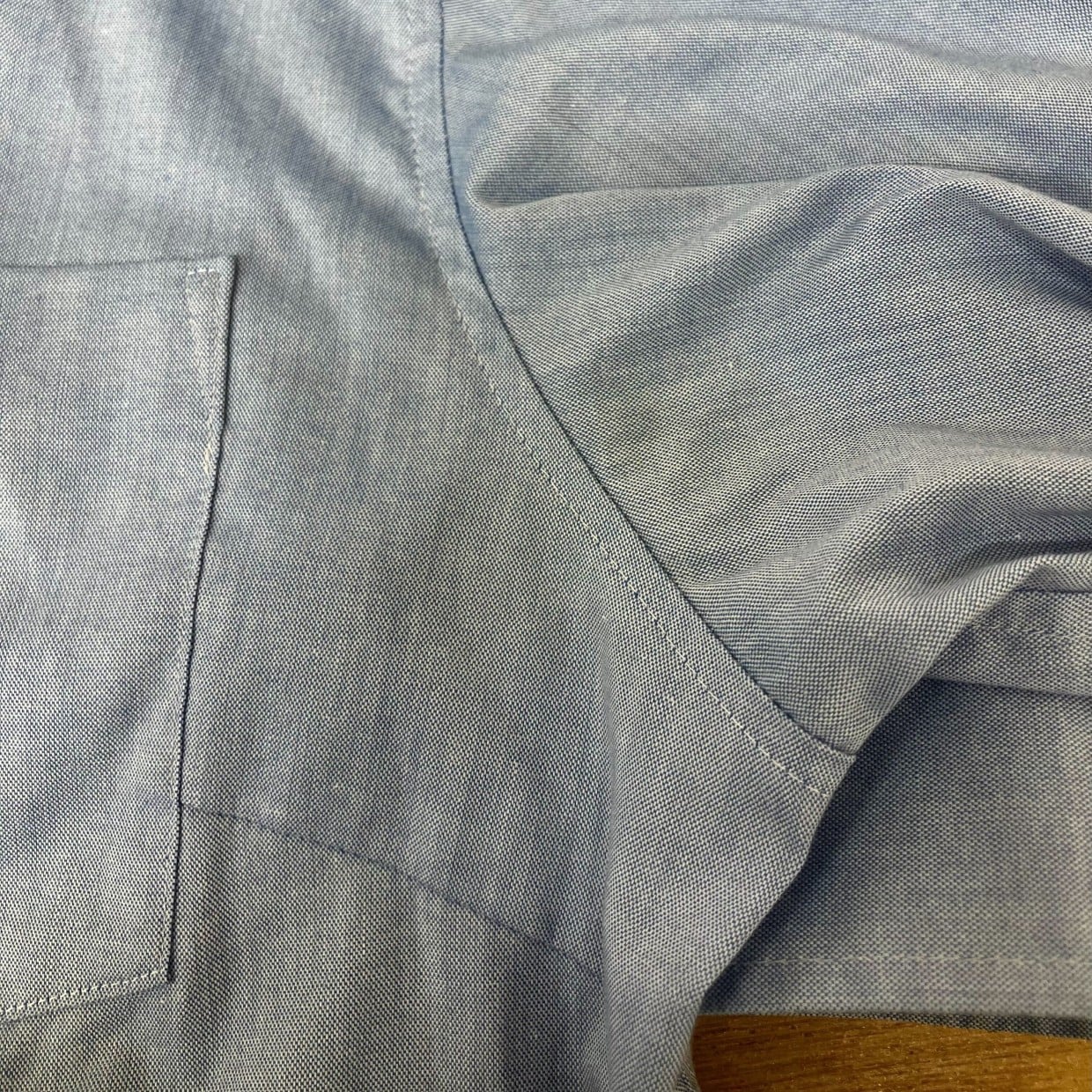 「1度で落ちない手強い汚れ」制服シャツの「脇の黄ばみ」を落とす“つけ置き術”「新学期前に確認したい」