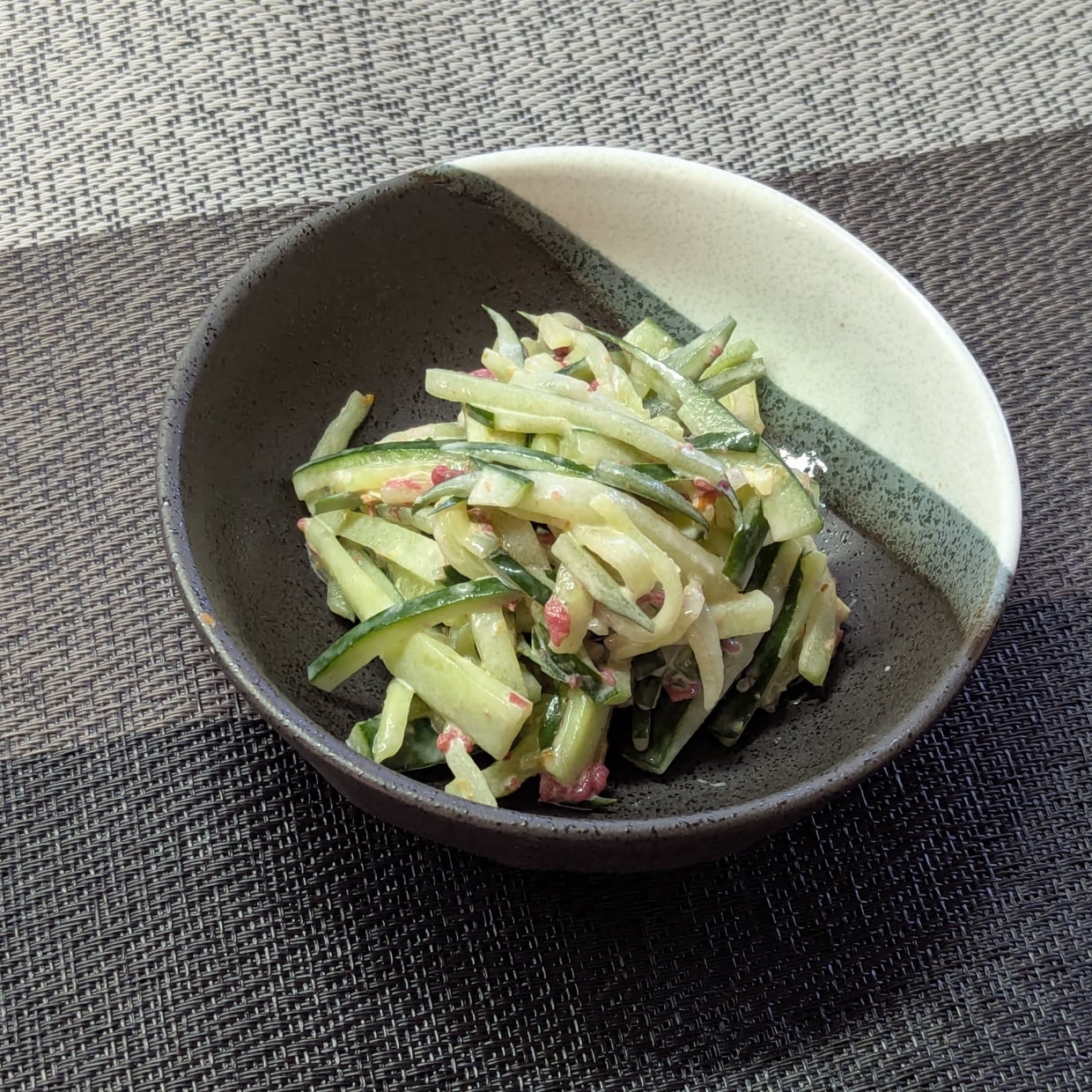  「さっぱりして夏に食べやすい」「隠し味が大人」3児の母が夏野菜で作る【きゅうりの梅マヨ和え】 