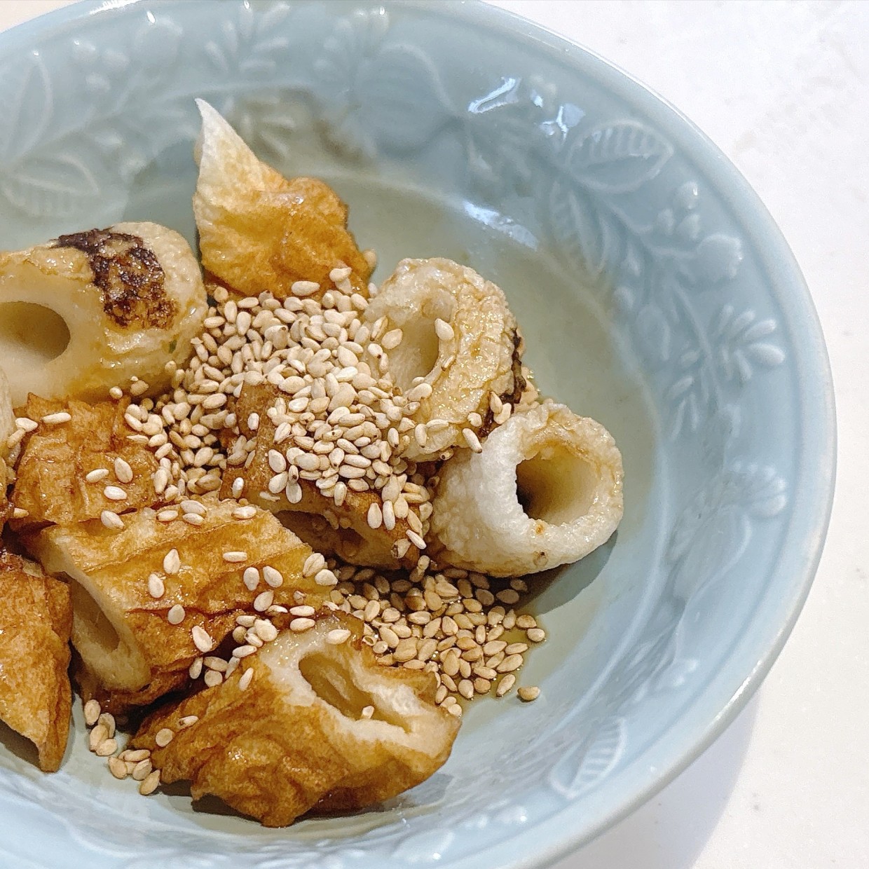  夏はコンロ使いたくないから助かった。ちくわ2本をレンジで40秒チンして作る、爆速甘辛おかず 