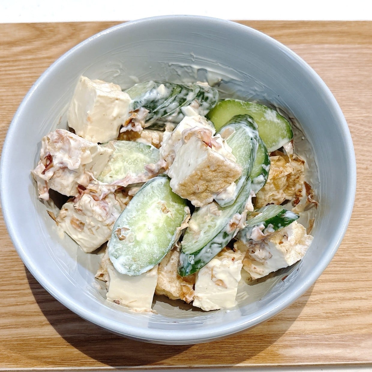  【夏の1分クッキング】マヨとポン酢加えて和えるだけ。きゅうりと厚揚げのボリュームサラダ 