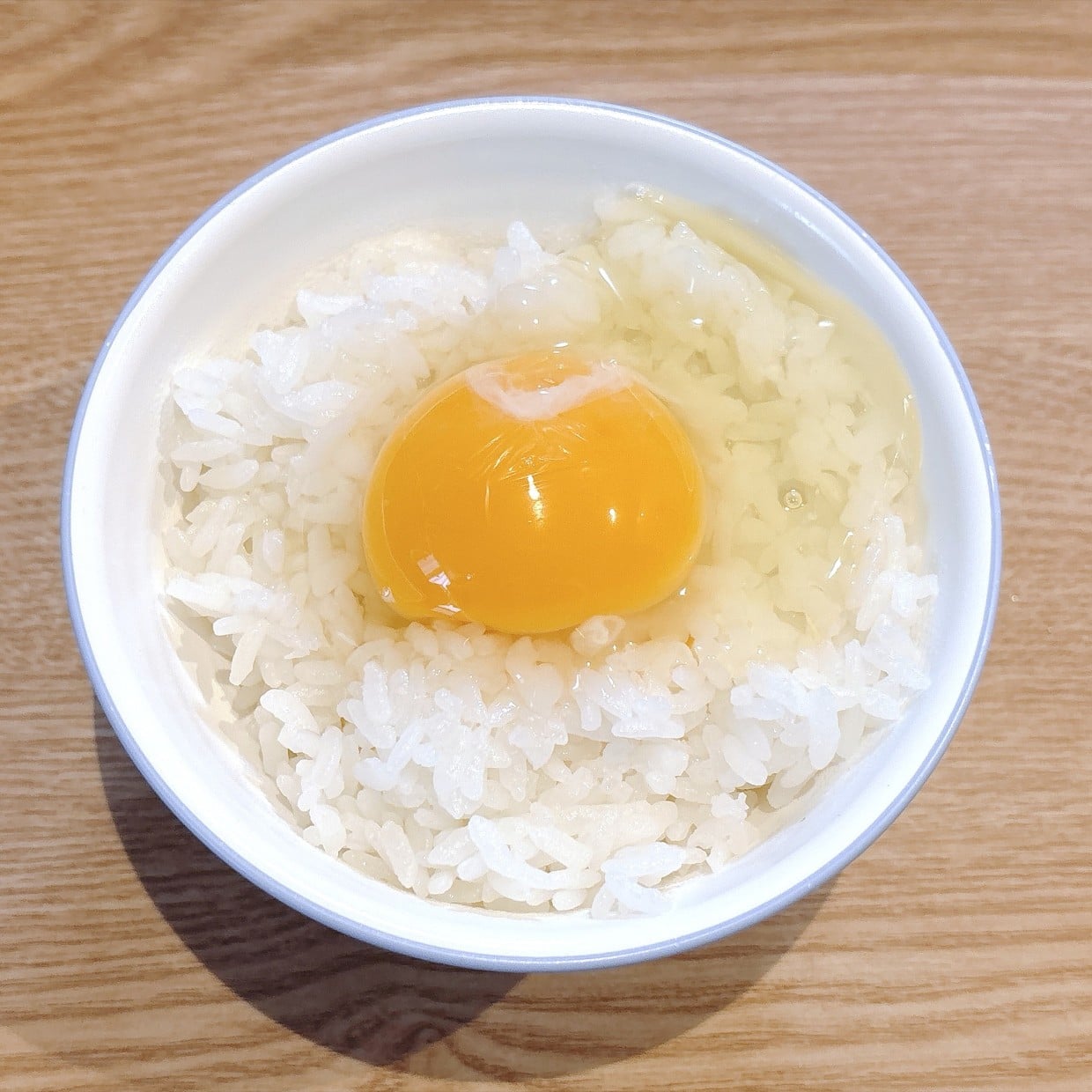 3日連続、醤油で食べたら飽きちゃった。「小さじ1赤い調味料」混ぜるだけ“甘辛味”にアレンジしてみた