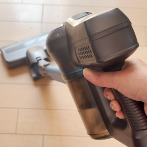 掃除機かけたのに髪の毛が落ちてる…。吸引力が落ちるのはなぜ？【お掃除スペシャリストが回答】