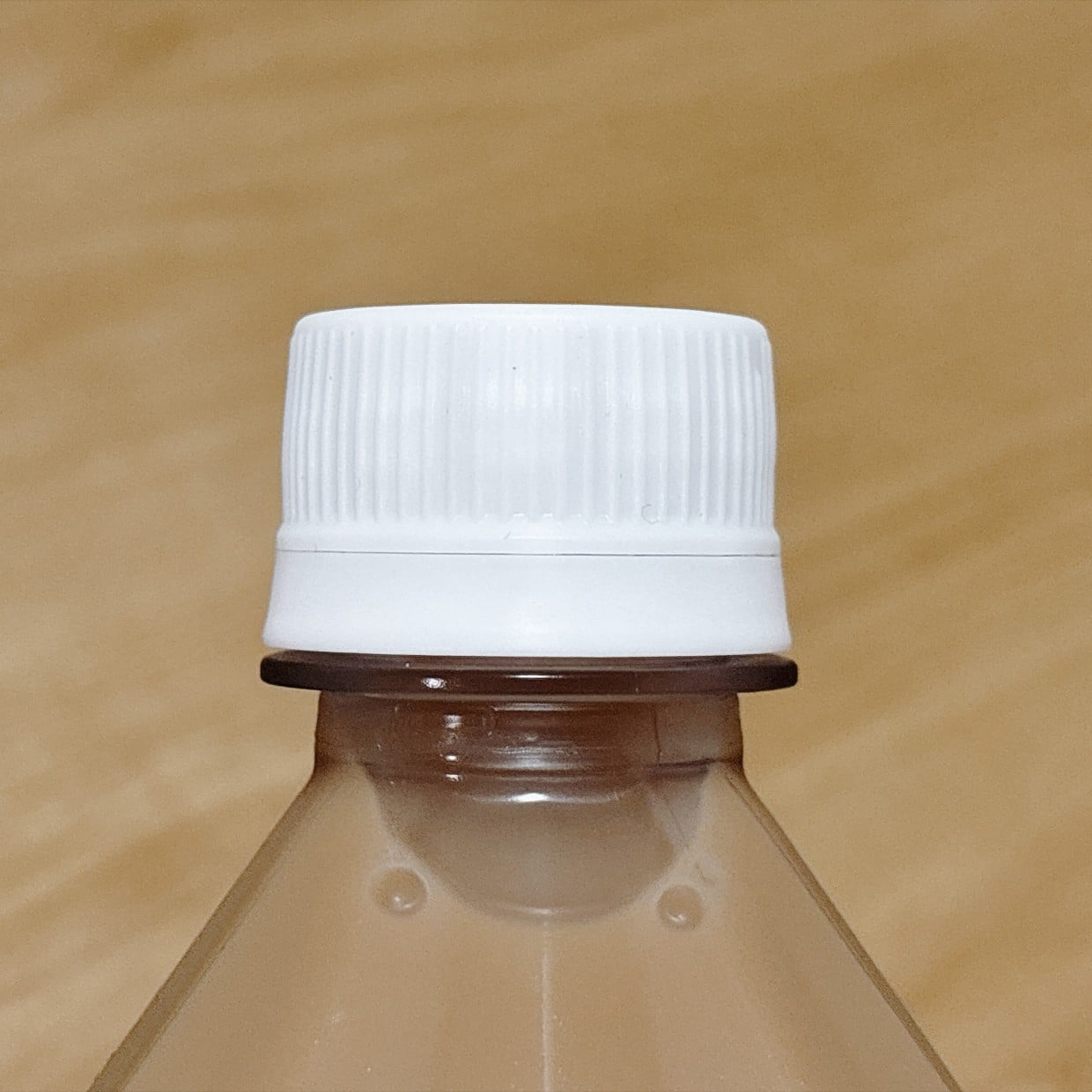  よーく見たら「ペットボトルキャップ」が“ギザギザ”。じつはちゃんと理由がある「意識したことなかった」 