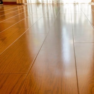 フローリングが“部屋の奥”を向いている理由知ってた？「体感が違う」「向きなんて気にしてなかった」