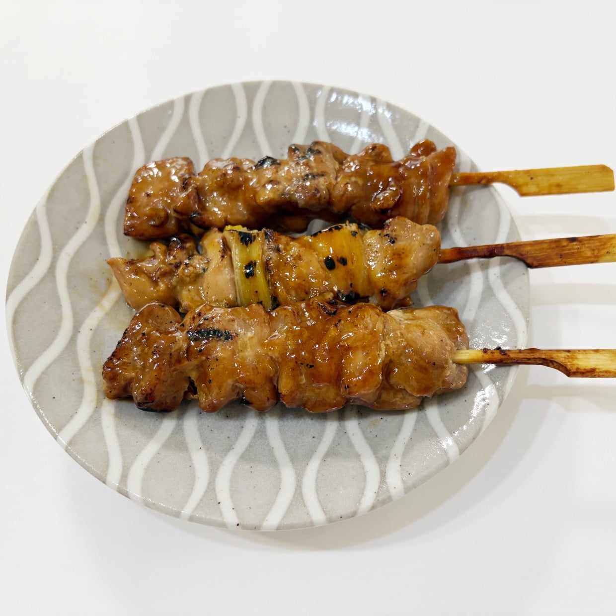 焼き鳥を食べた後の「串」どうしてる？紙より手間が少なく感じた方法もある【筆者が試した3つの捨て方】 