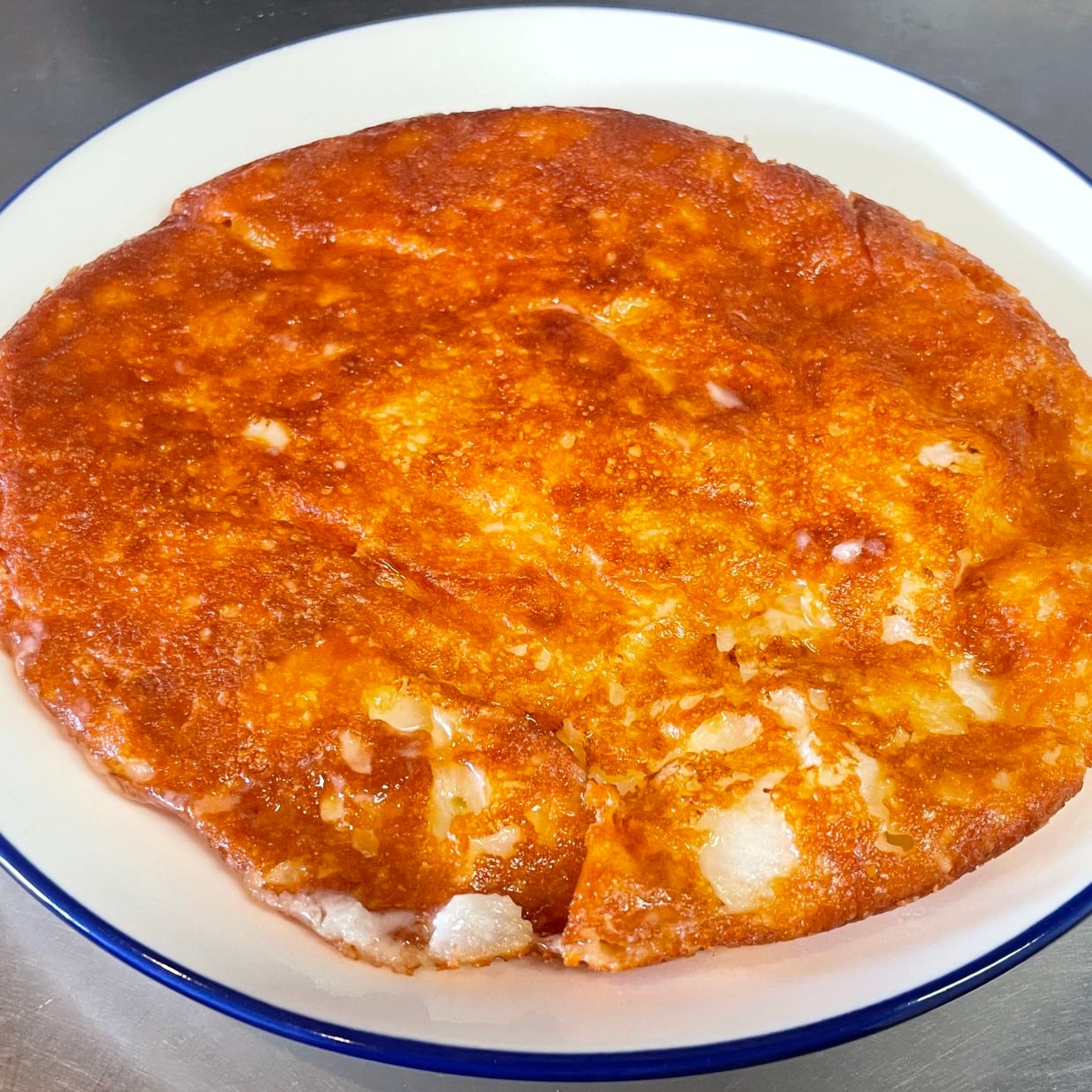  【帰宅後10分】山芋とチーズだけ！「カリカリふわもち」食感がクセになる簡単レシピ 