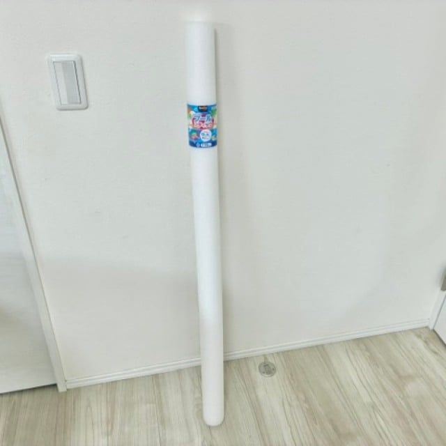  使い終わっても捨てないで。「セリアのプールスティック」のまさかの収納術「カッターで切るだけ」 