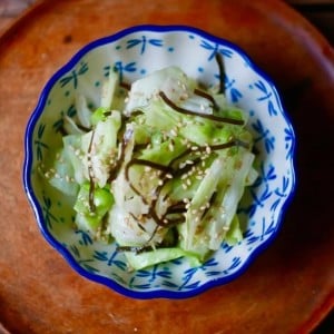 レンチンして和えるだけ！キャベツがモリモリ食べられる「塩昆布和え」