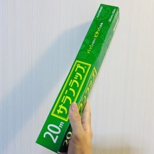え？すごい。ラップの箱にご飯詰めたら…面倒な工程なしで【意外なもの】が簡単に作れた「巻きすは不要」