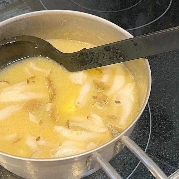 いつもの「みそ汁」に2つ入れるだけ！食物繊維もとれる腸がよろこぶレシピ｜発酵食品マイスターが解説 