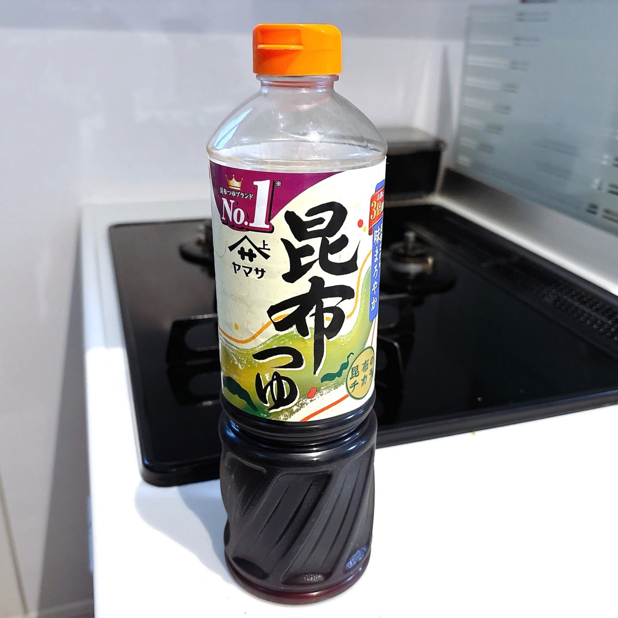  コンロの横に出しっぱなしにしてない？「めんつゆ」の“常温保存”はNG「雑菌が増える」「知らなかった」 