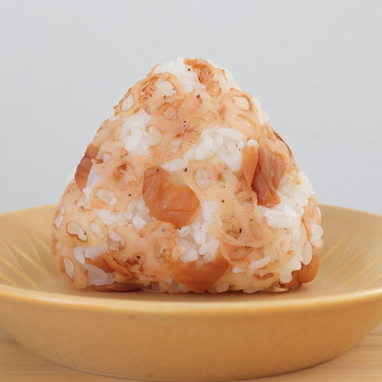 いつもの「おにぎり」に2つ混ぜるだけ！“食物繊維もとれる旬の野菜”「おかずは要らない」