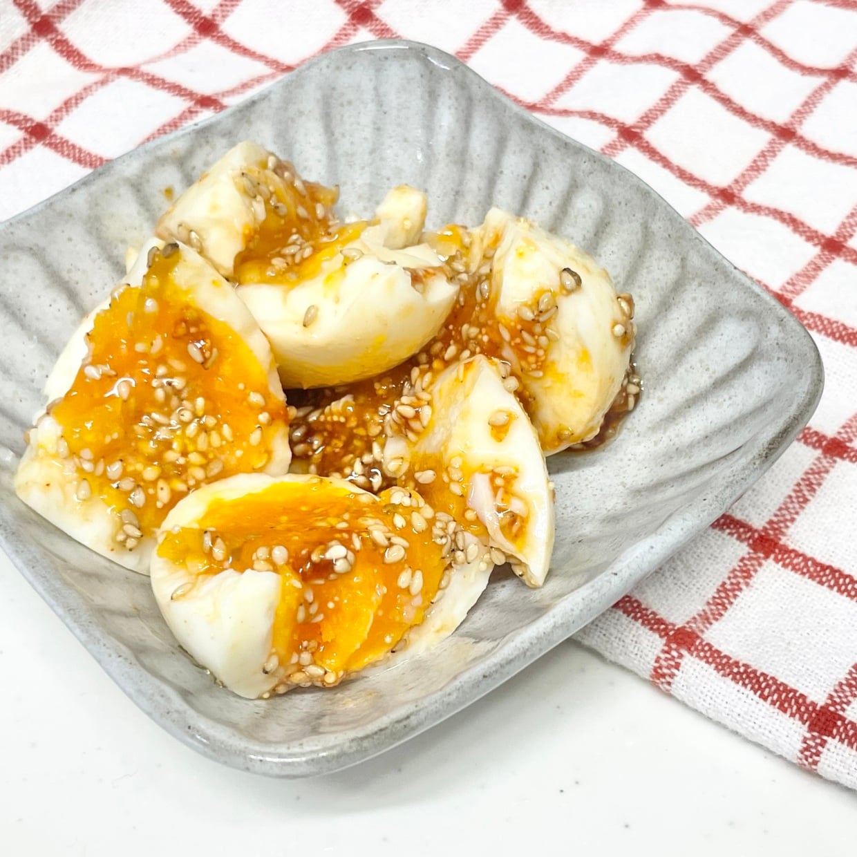  いつものゆで卵に「小さじ1ずつ」混ぜるだけ！ご飯もお酒も進む「韓国たまご」 