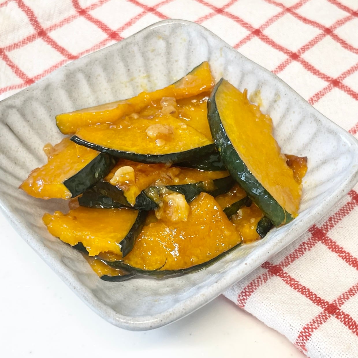  もうかぼちゃは煮物にしない！「味噌バター」で炒めるだけで箸が止まらないおかずに 