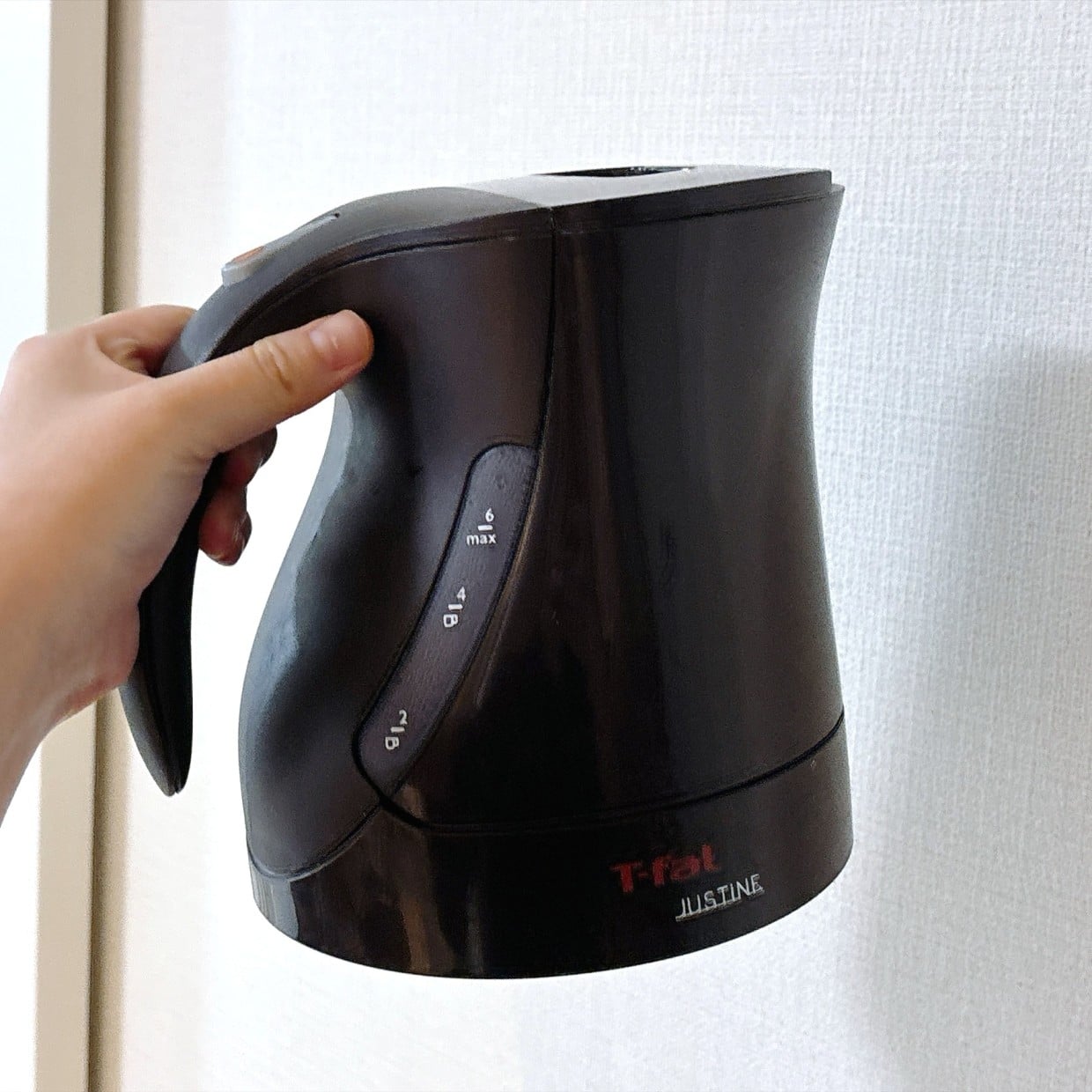  「電気ポットしばらく掃除していない人」が冬がくる前にやりたい【水あかスッキリ掃除】「白いの落ちた！」 