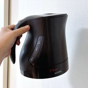 「電気ポットしばらく掃除していない人」が冬がくる前にやりたい【水あかスッキリ掃除】「白いの落ちた！」