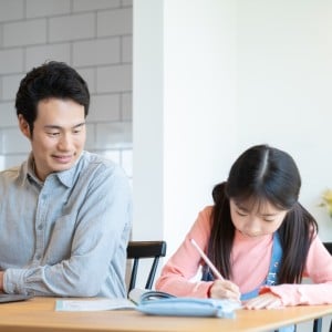 見守るとは放置することじゃない。「勉強しなさい」と言わない子育て法