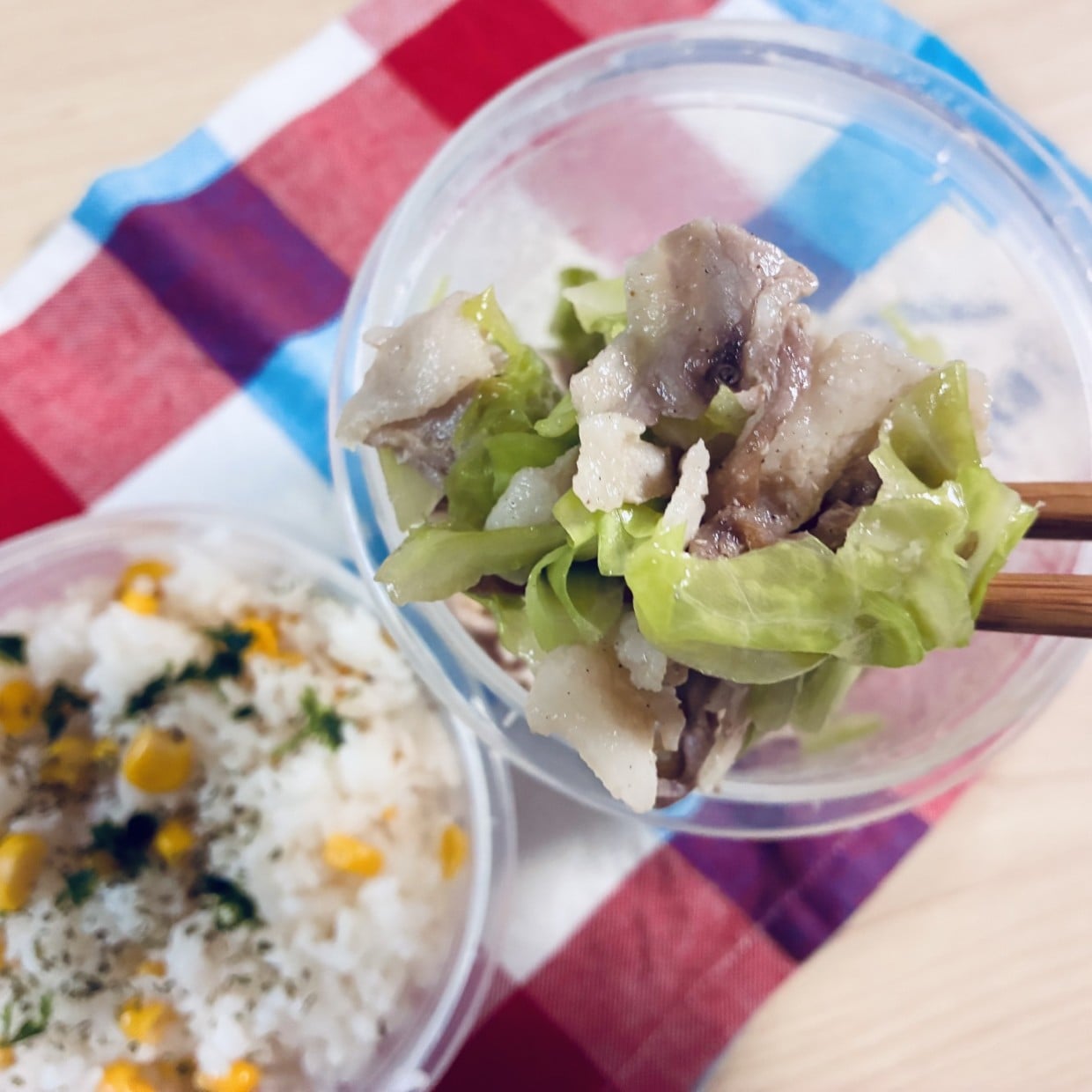  ピラフは炒めない！キャベツと豚バラの蒸しレシピはレンジで！包丁もフライパンも出番なしの【簡単2品】 