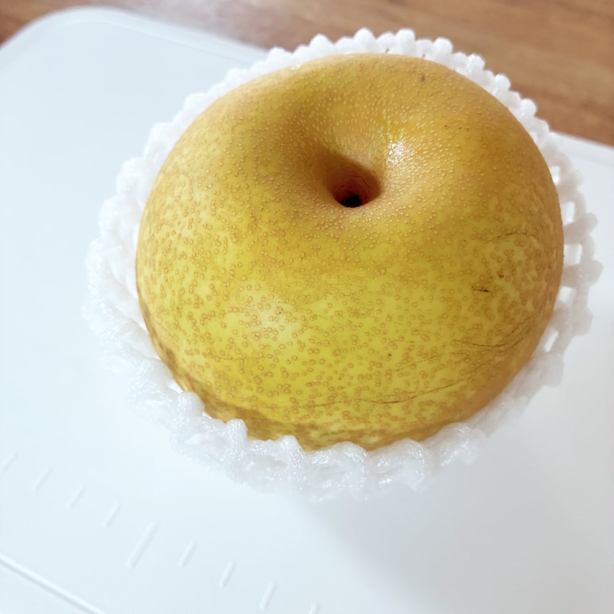  「梨の皮」を意外な道具でむいてみたら…「想像以上にスルスルむけて驚いた」「包丁より使いやすいかも」 