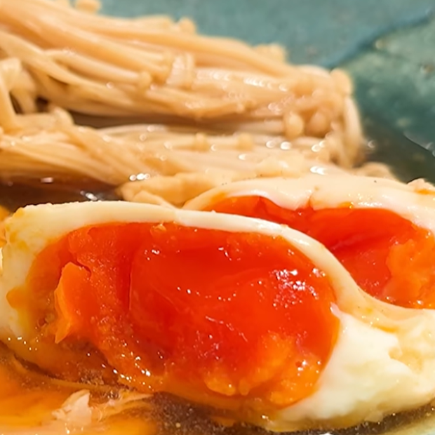  疲れて何もしたくない日に！卵2個とえのきで作る「えのき煮卵」鍋ひとつで完成、ご飯がすすむ絶品おかず 