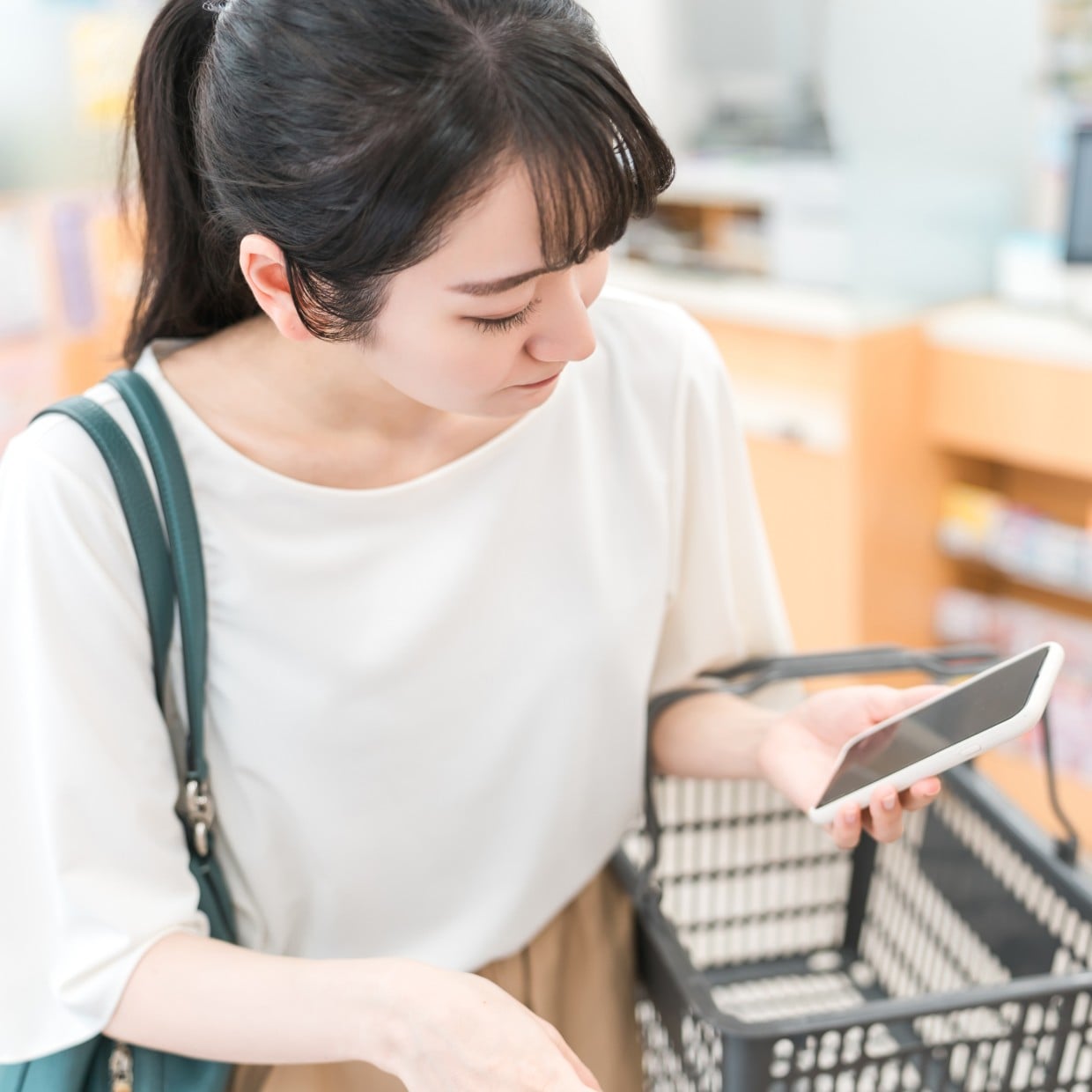  「ポイント5倍」「2割引き」お得なサービスがムダにつながることも…【ドラッグストアの3つのNG行動】 