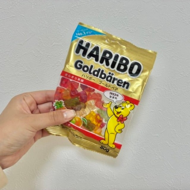  「下から開けてみて」「たった10秒」「差し込めるの？」ハリボーのグミが飛び出ない【賢いしまい方】 
