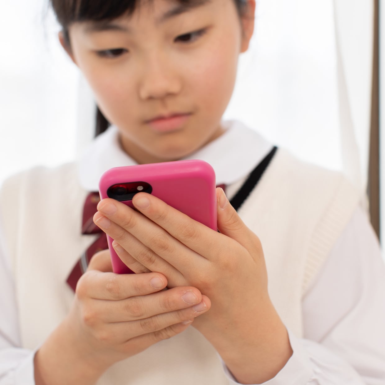 スマホをやめると「暇！」ばかり言う子ども。放っておいて大丈夫？親ができる3つのこと