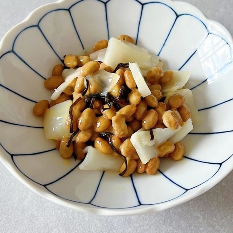  朝「納豆」に2つ混ぜるだけ！カリウムや食物繊維もとれる健康レシピ｜発酵食品マイスターが解説 