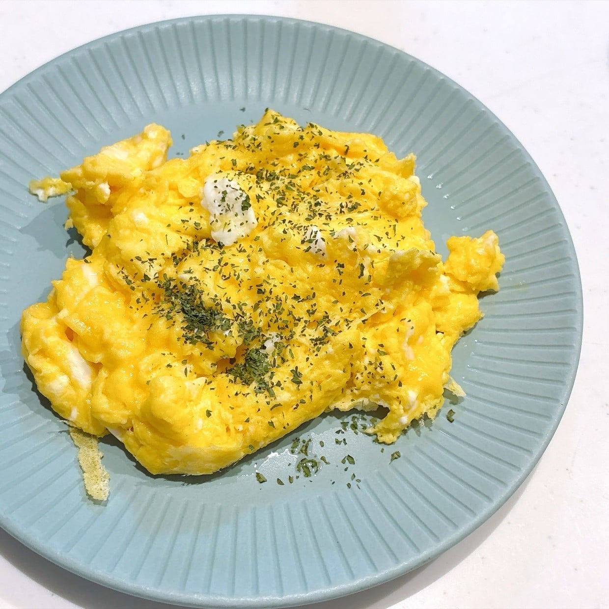 ケチャップより好きかも。「大さじ1」入れると「オムレツ」がリッチになる格上げレシピ「塩気がいい」