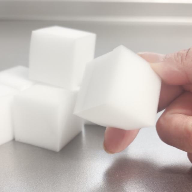  無意識に使ってない？メラミンスポンジはどこにでも使っていいわけではない【避けたい3つの場所】 