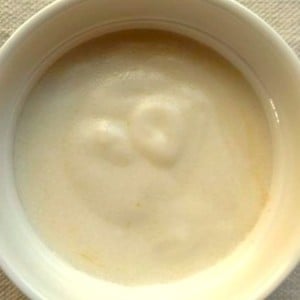 「マヨネーズがない…」仕方なく作った“代役ソース”が、まさかのお気に入りに。【マヨネーズ代用レシピ】