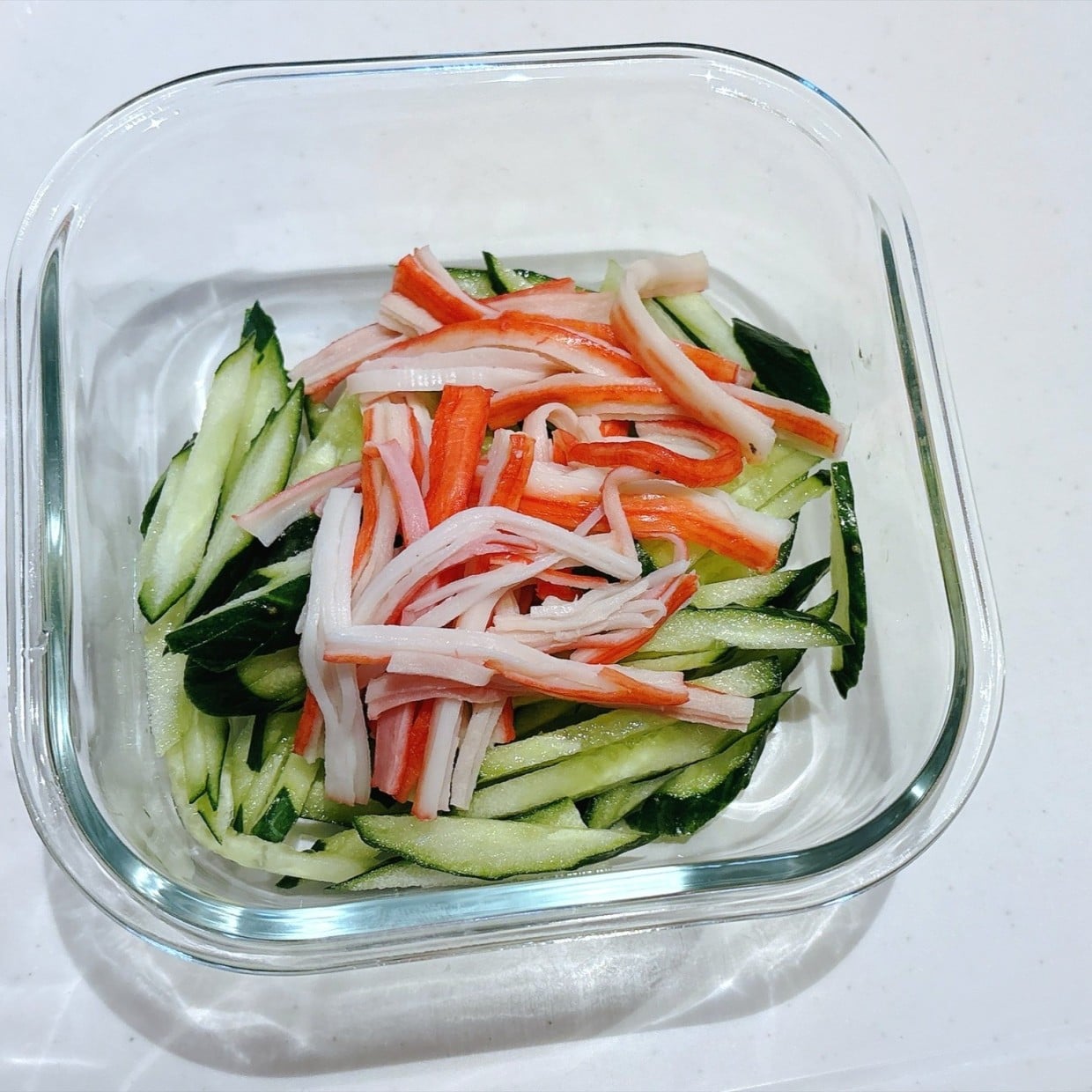  「きゅうり」とかにかまを混ぜるだけ。1分で作れる“やみつき副菜”が想像以上においしかった 