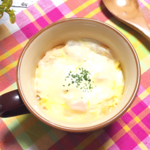 【マグカップレシピ】レンジで”チン”するだけでオムライスが完成！簡単で時短！朝ごはんにもぴったり♪