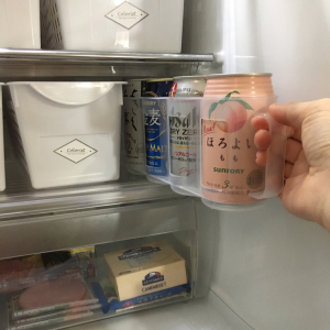 【ダイソーの缶ストッカー】冷蔵庫収納の神アイテム！ 缶はもちろん調味料収納にも活用できる！