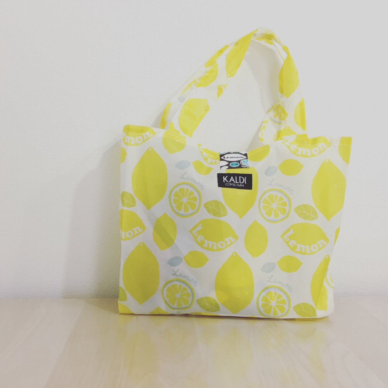  【数量限定】毎年完売のKALDI「レモンバッグ」セット！ 今年は折りたためるエコバッグ付き！ 