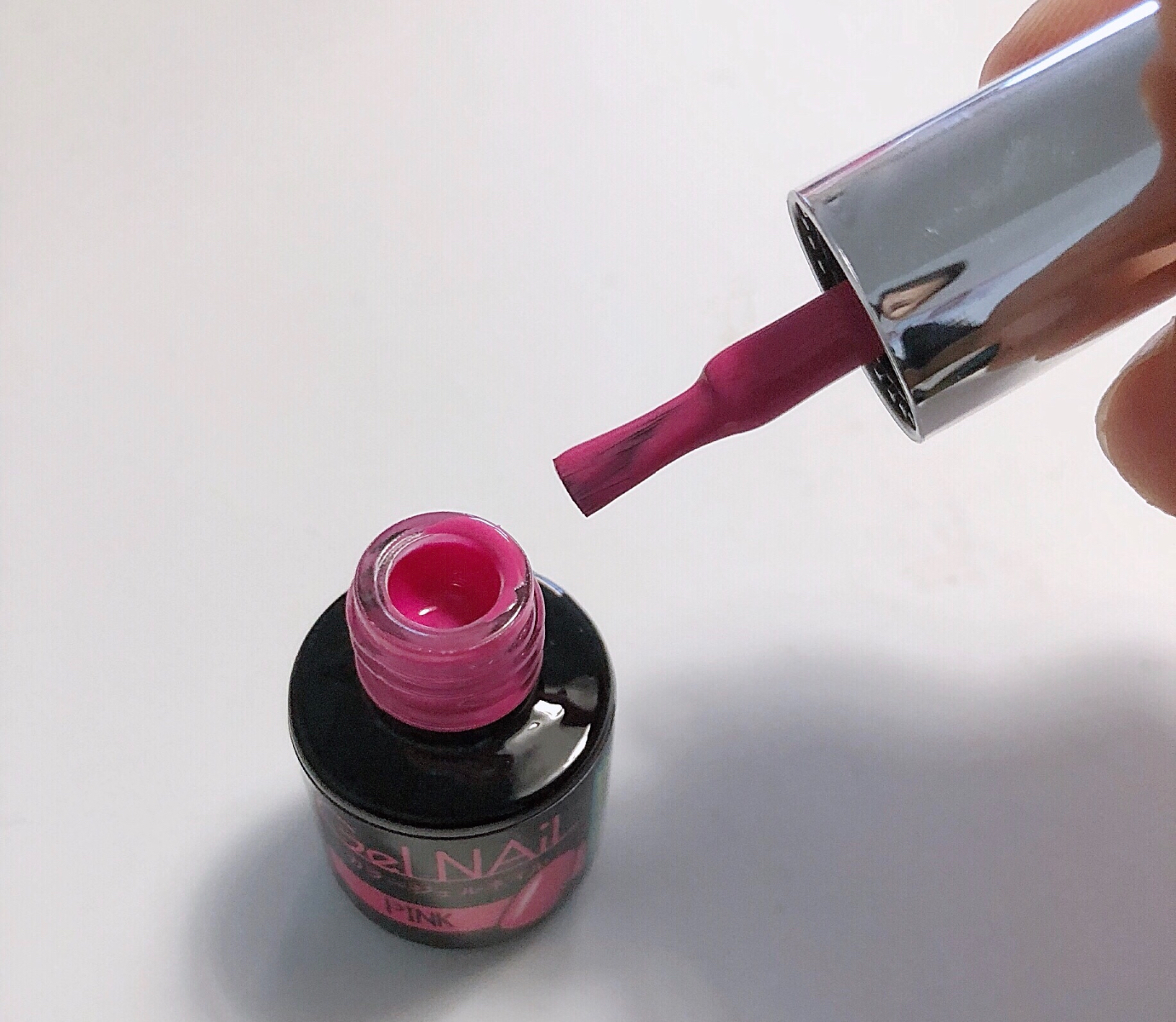 Ledライト対応 セリアのジェルネイルが本格的でコスパ