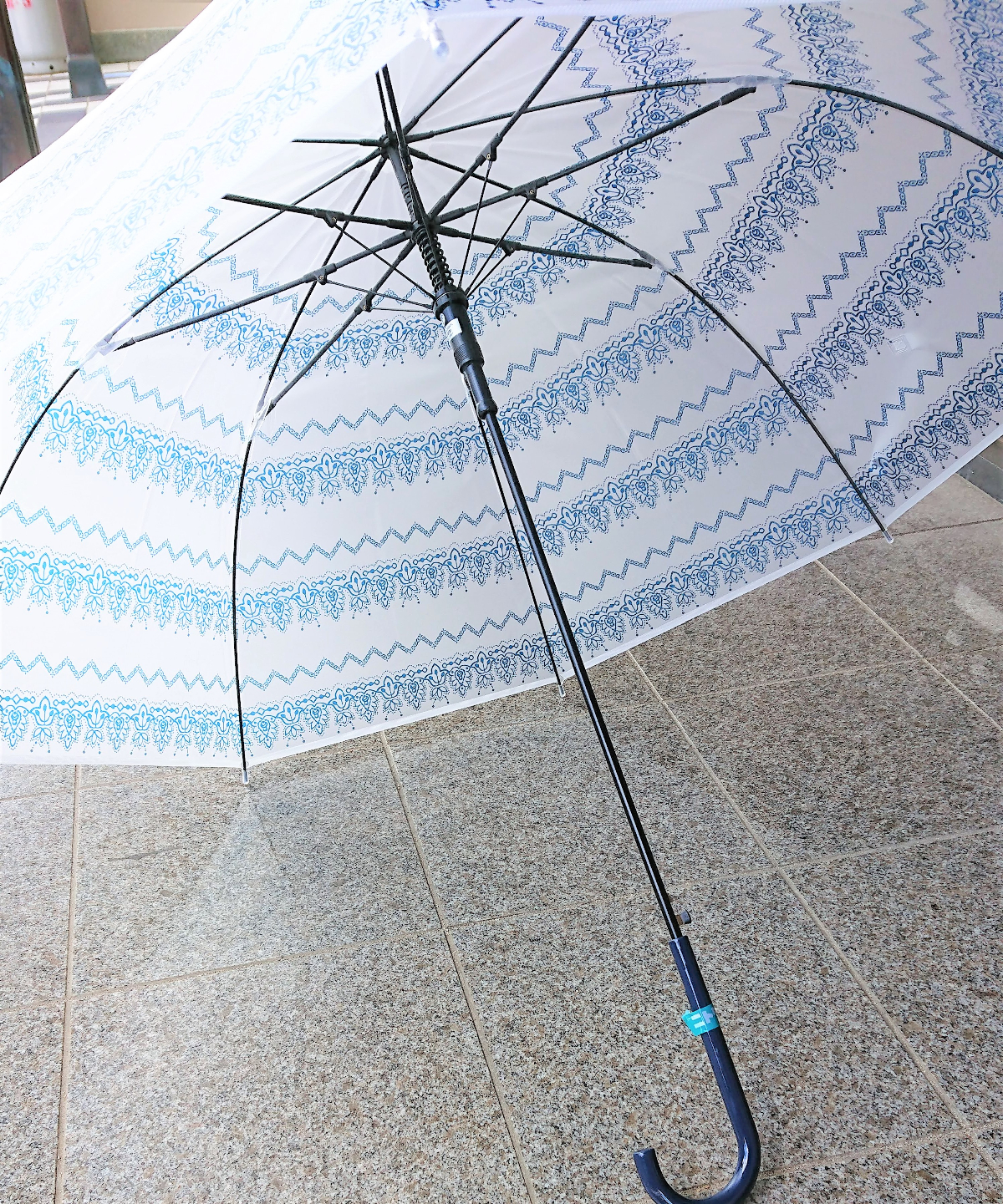 ニトリ ワンコイン以下 ビニール傘より安いのにおしゃれなデザインな傘がオススメ