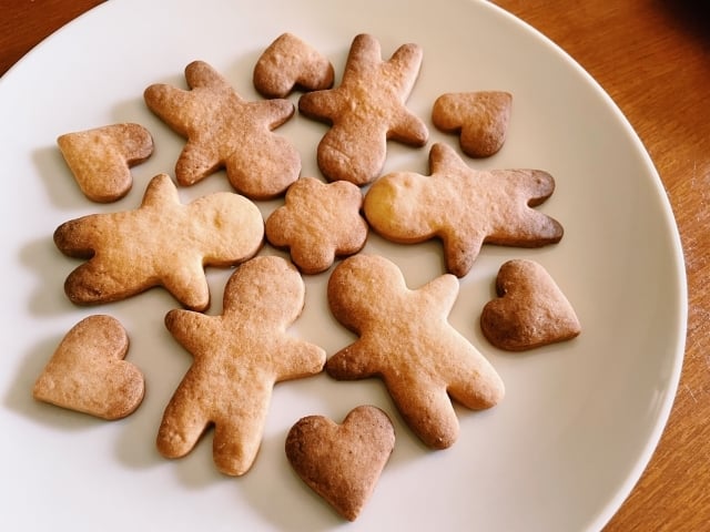 映画鑑賞やお菓子づくりが人気