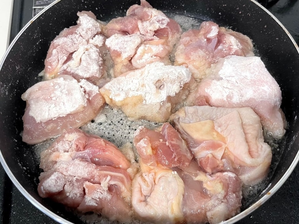 鶏モモと玉ねぎのケチャップソテー