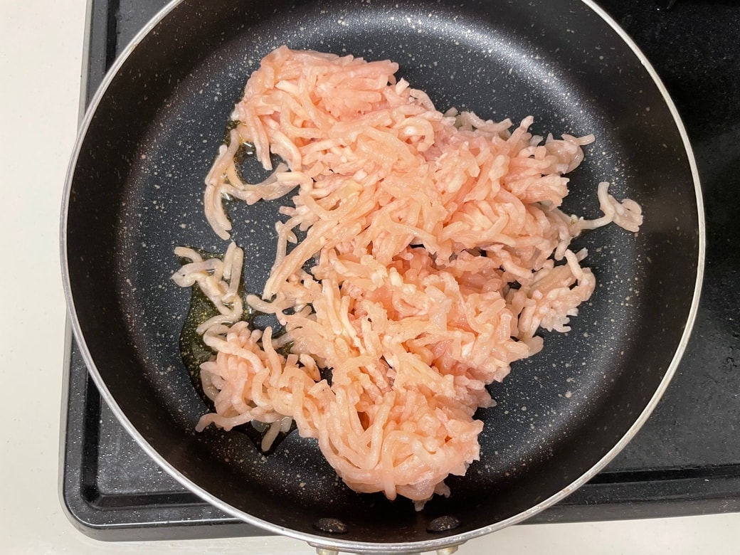 れんこんとひじきの鶏そぼろ丼