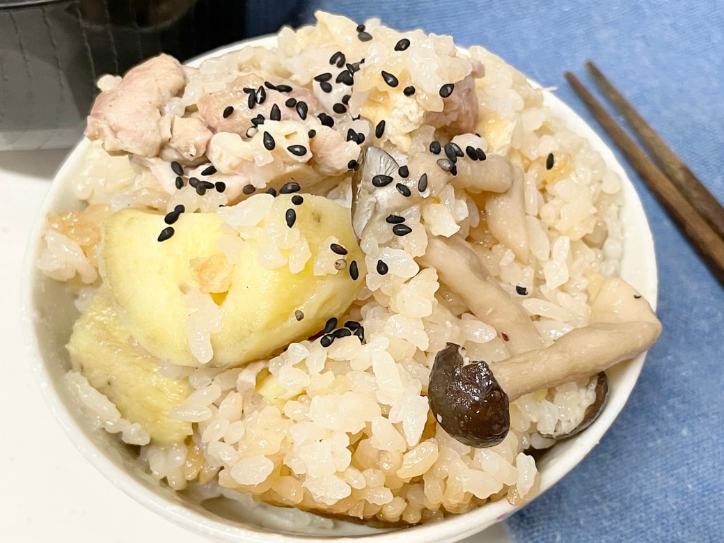 鶏とさつまいもの炊き込みご飯