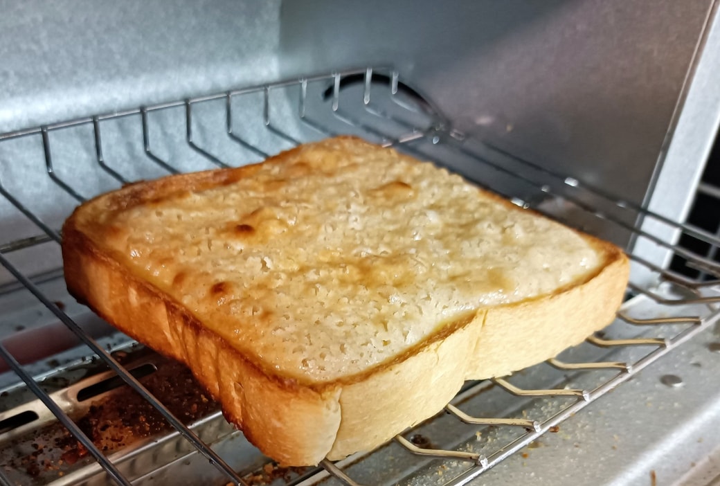 食パンでかんたんに作れる「メロンパン風トースト」レシピ