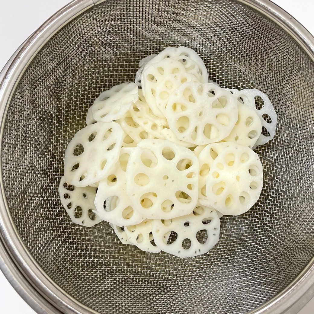 「おせちにぴったり！ゆかり酢れんこん」作り方1