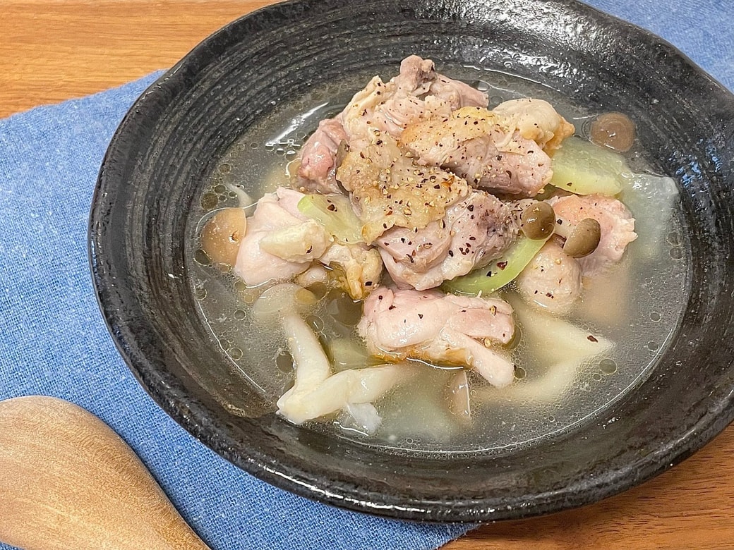 鶏肉と大根のうま塩スープ