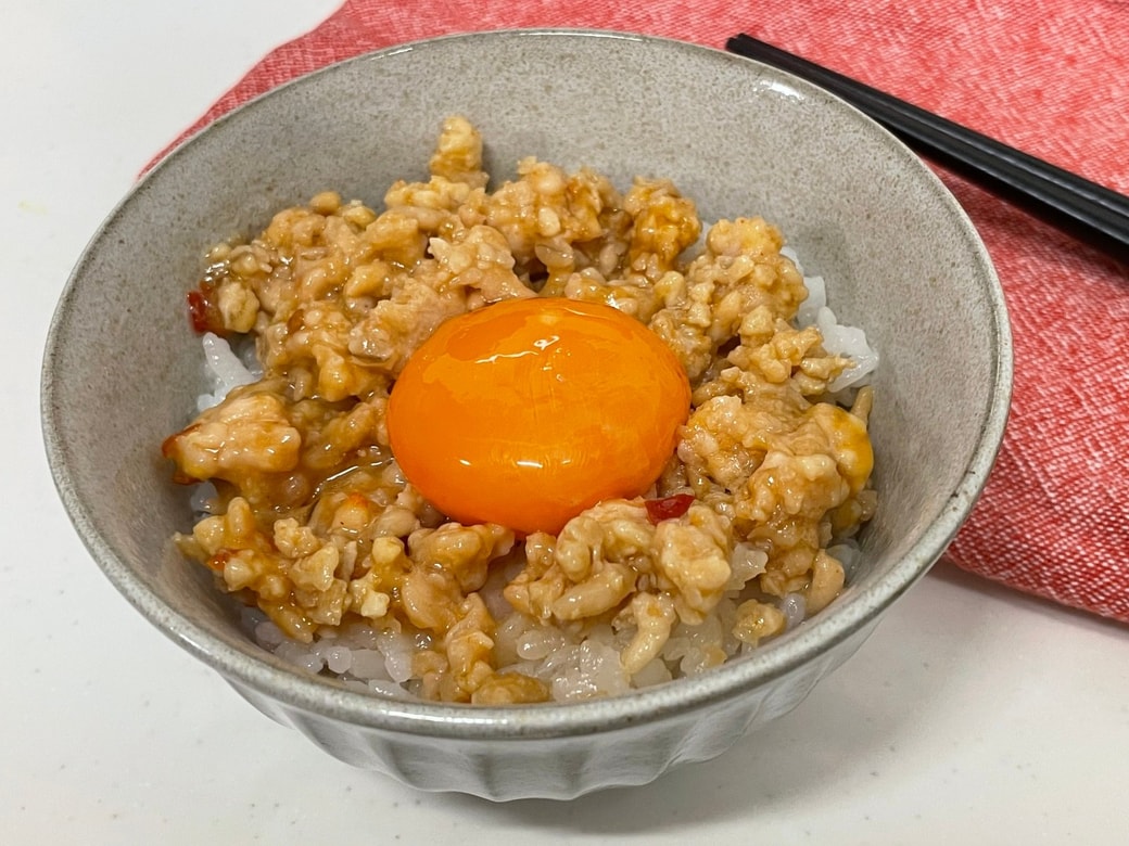 ピリ辛そぼろ丼