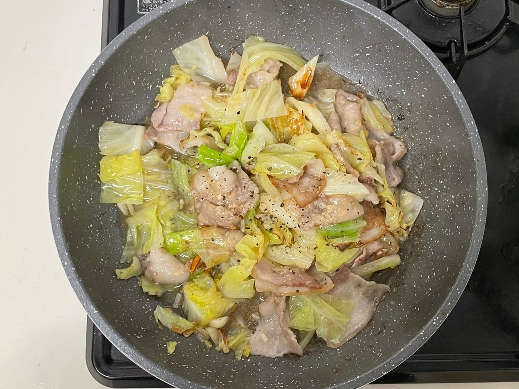 春キャベツと豚肉の塩炒め