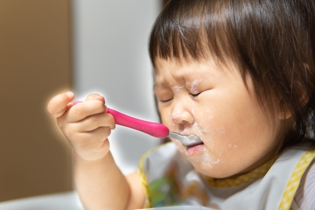 食べるのを嫌がる子ども