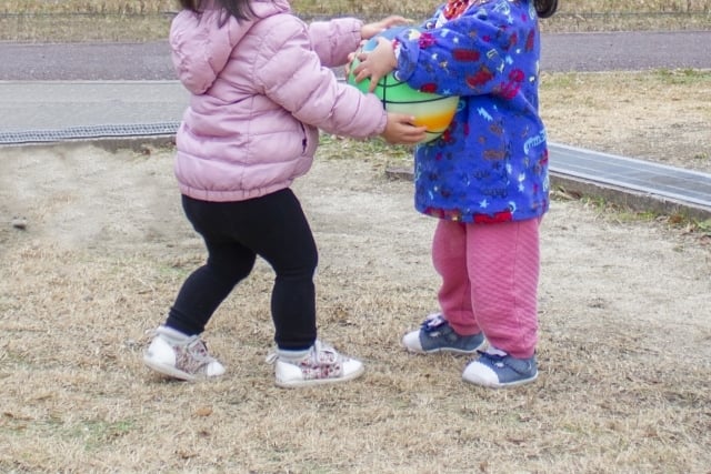 揉める子どもたち